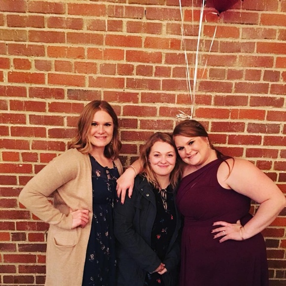 Check out my closet! - Picture 6 of 6